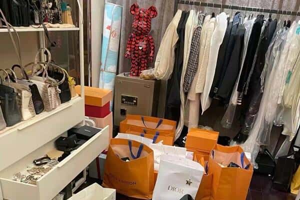 麻栗坡县回收一线品牌衣服